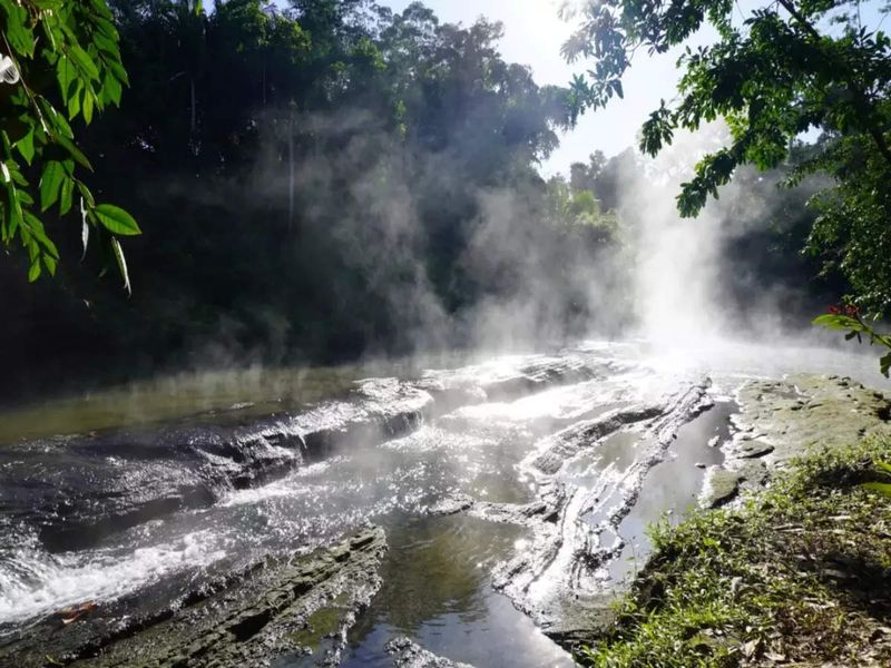 The Boiling River, Peru